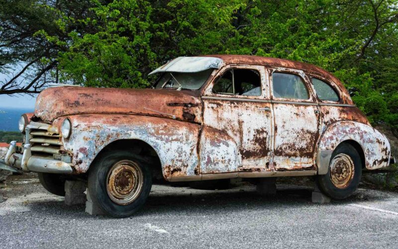 rusty old car